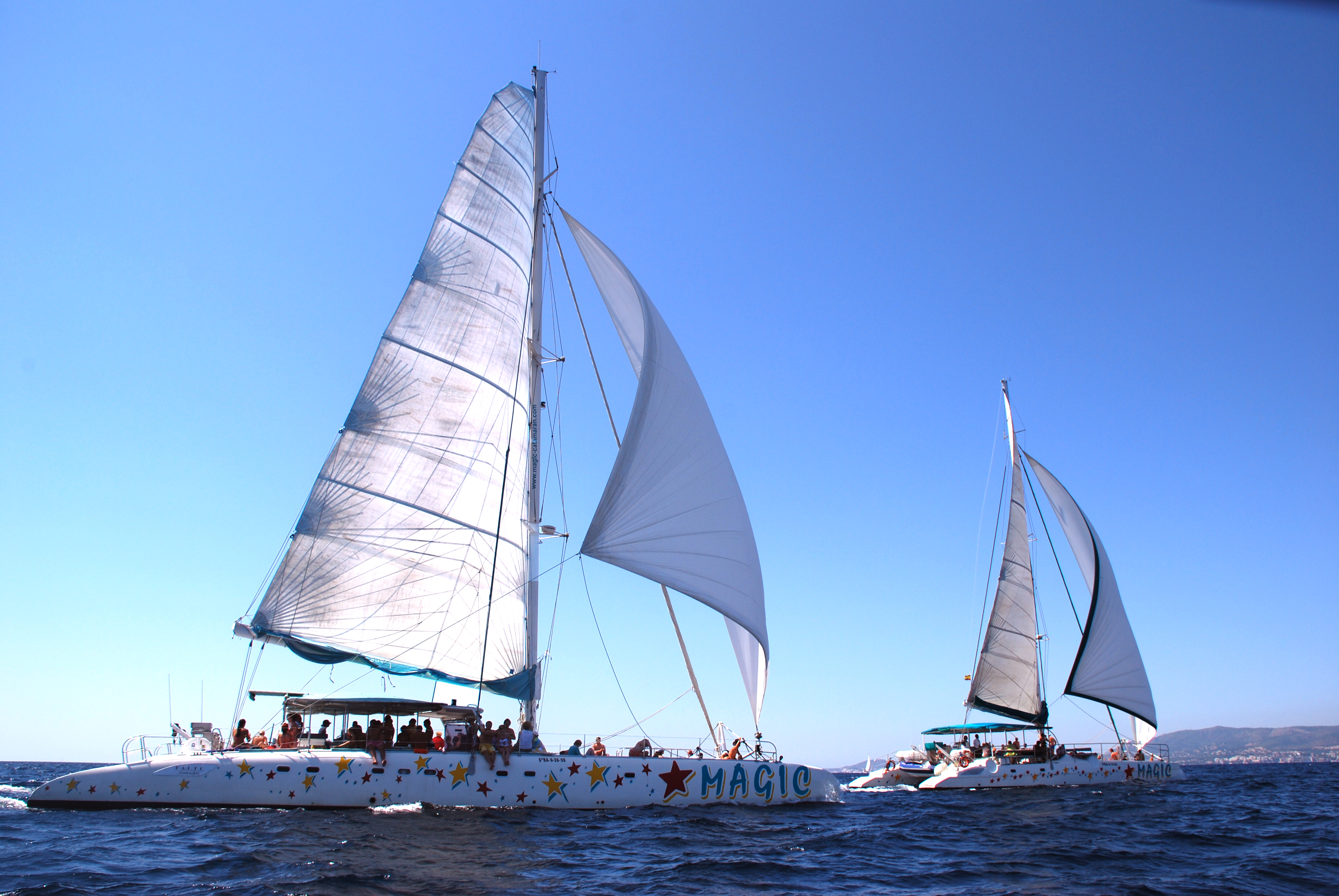 catamaran sailing group